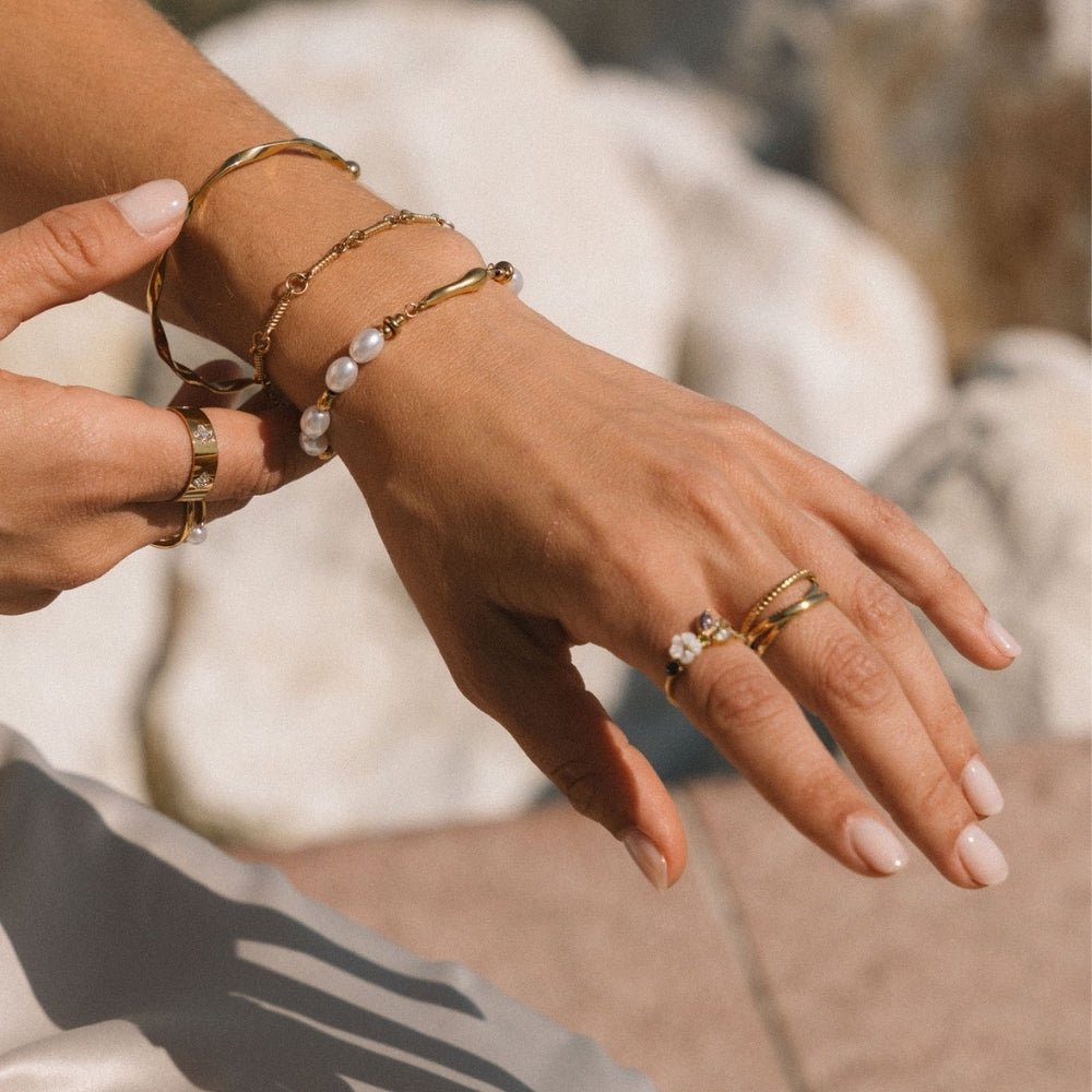 Ara Twisted Crossed Ring — view 3