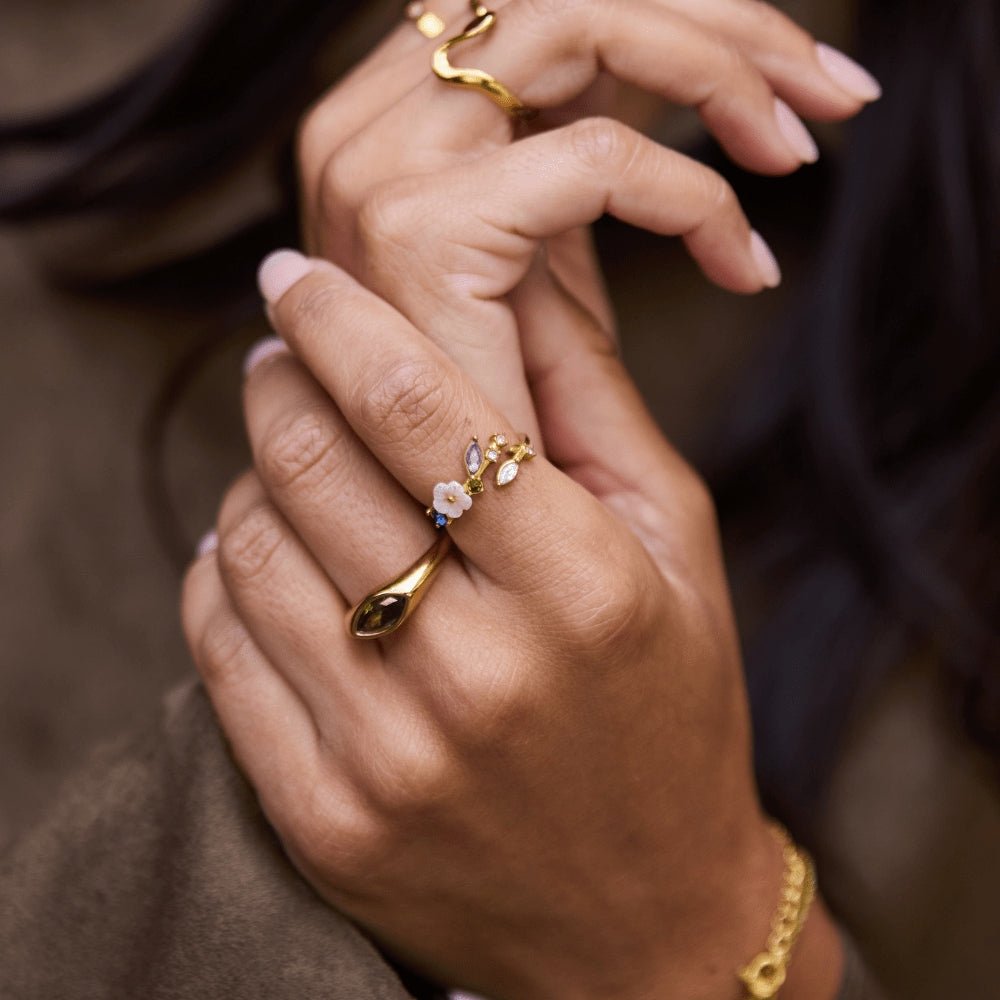 Crystal White Blossom Ring Gold — view 6