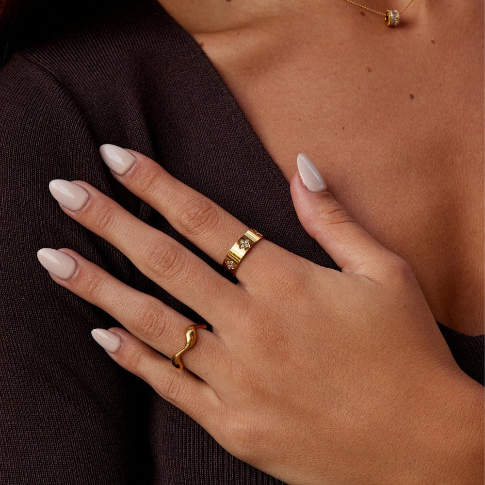 Gold Crystal Clover Band Ring — view 3