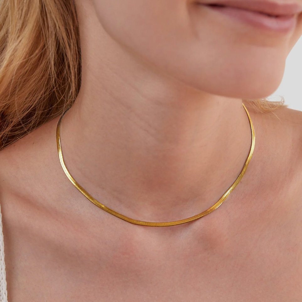 Sarya Snake Chain Gold Necklace — view 2